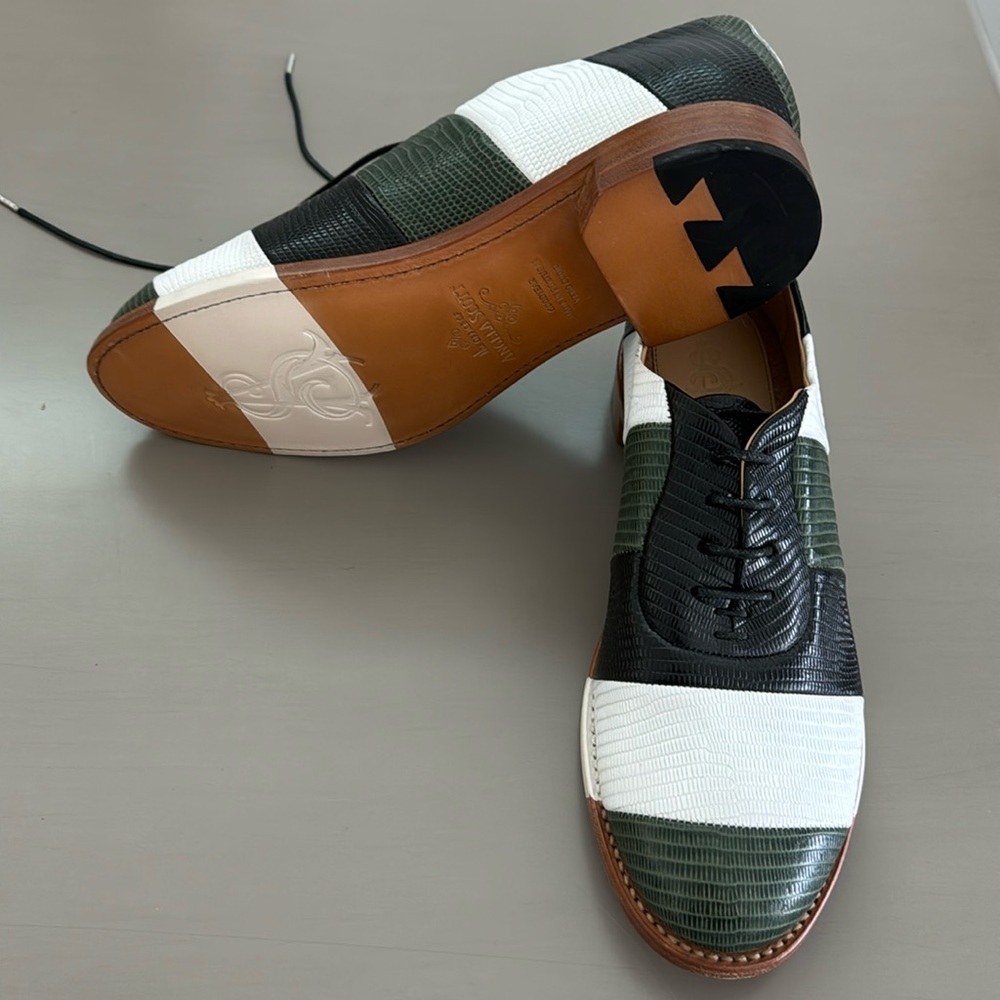 The office of Angela Scott brand new never worn size 37.5